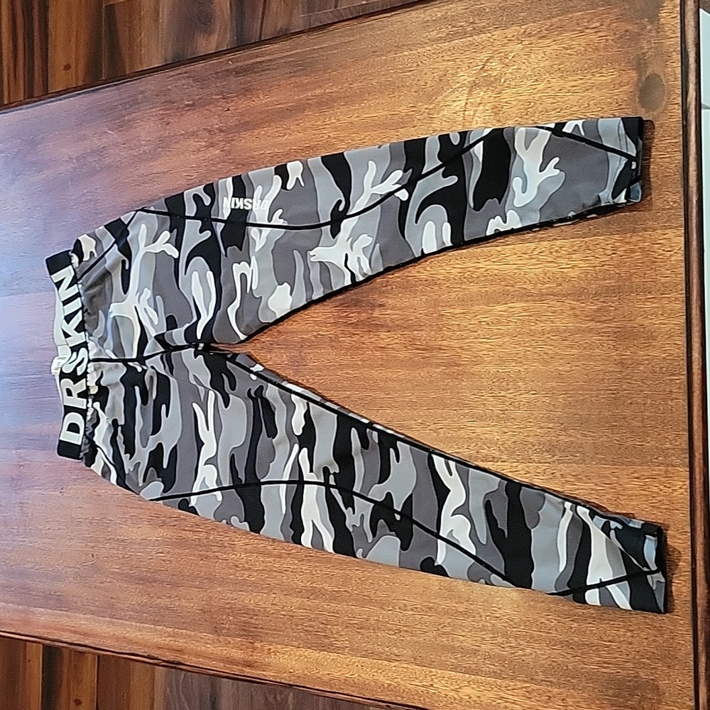 Womens- Black camo dri-fit Drskin Athletic Leggings.  Size small.